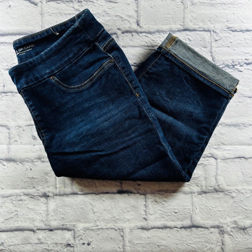 Chicos Pull On Capri Jeans Dark Wash Cuffed Denim Pants Womens 0.5 US 6